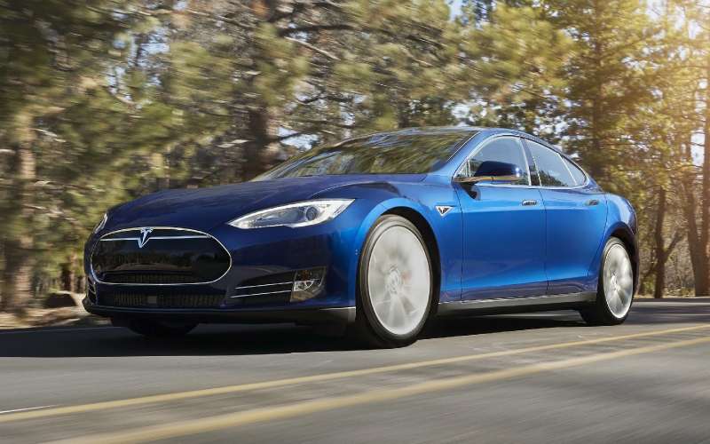 Смерть на автопилоте: в США расследуют роковое ДТП с участием Tesla Model S