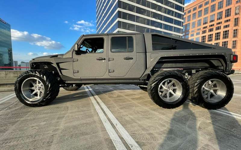 Шестиколесный Jeep Апокалипсис продают за $200 тысяч