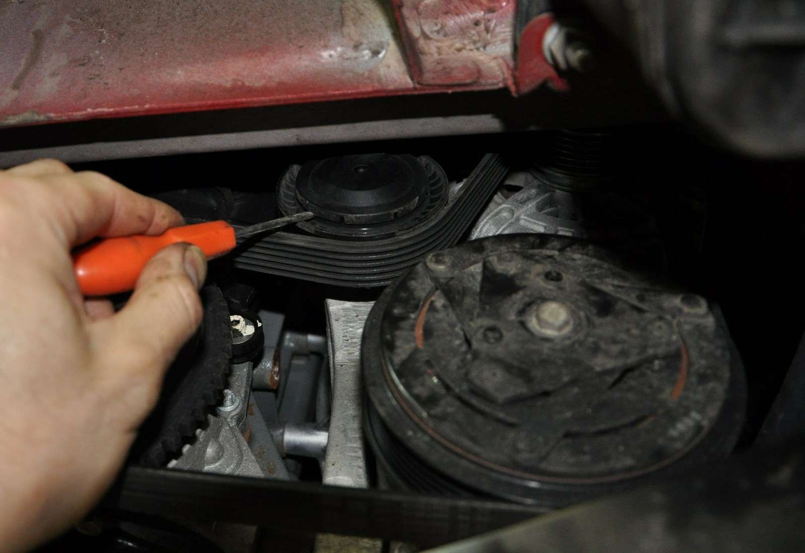 Lada Vesta: проверка и замена ремня привода вспомогательных агрегатов — фото 568369
