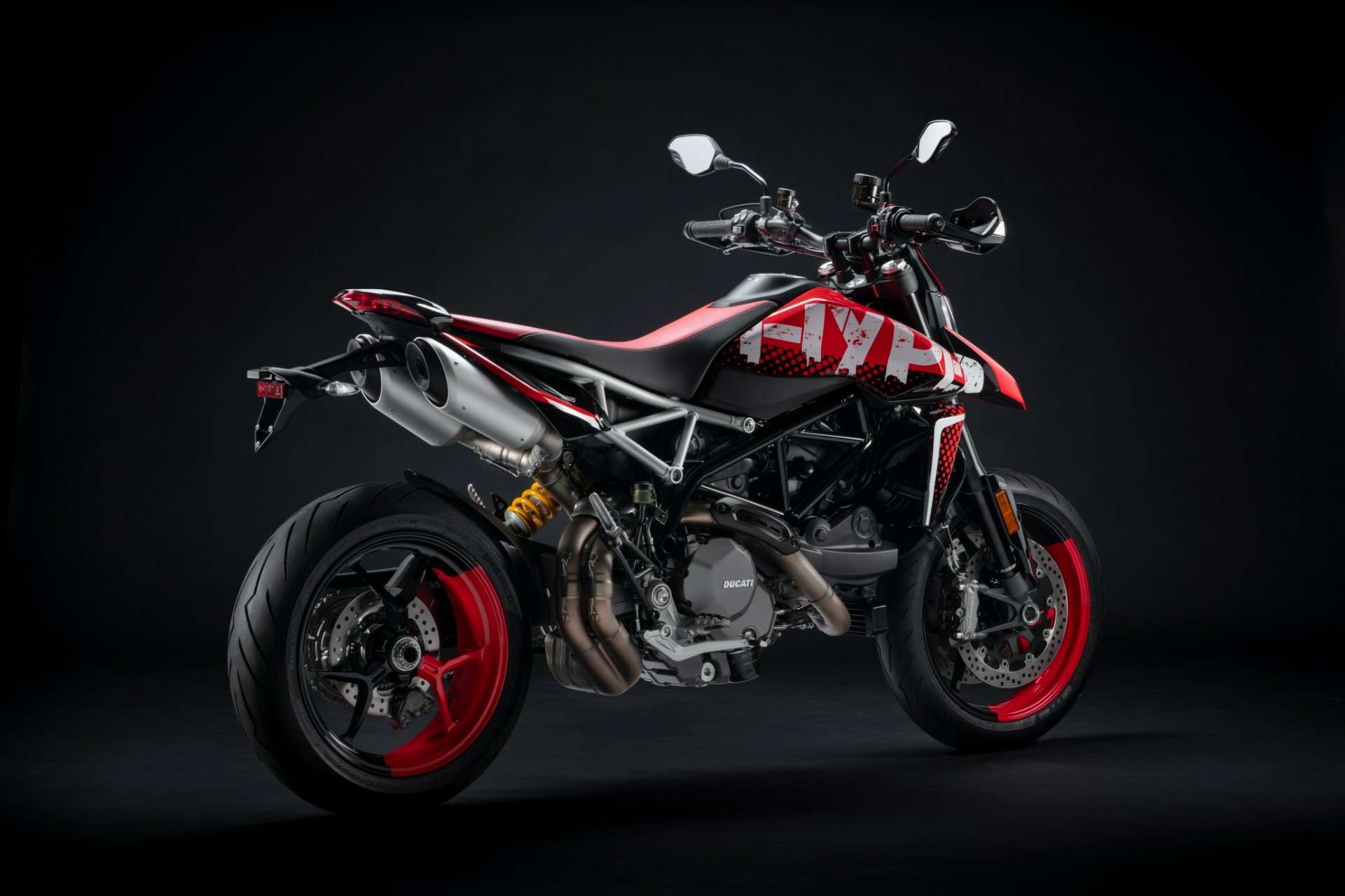 Ducati показала мотоцикл Hypermotard в варианте 950 RVE - фото 1141063