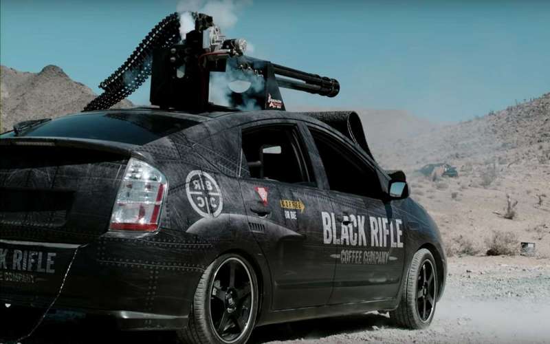 На защиту экологии встала Toyota Prius с пулеметом