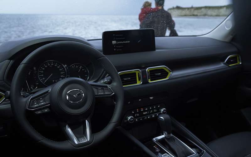 Mazda показала обновленный кроссовер CX-5
