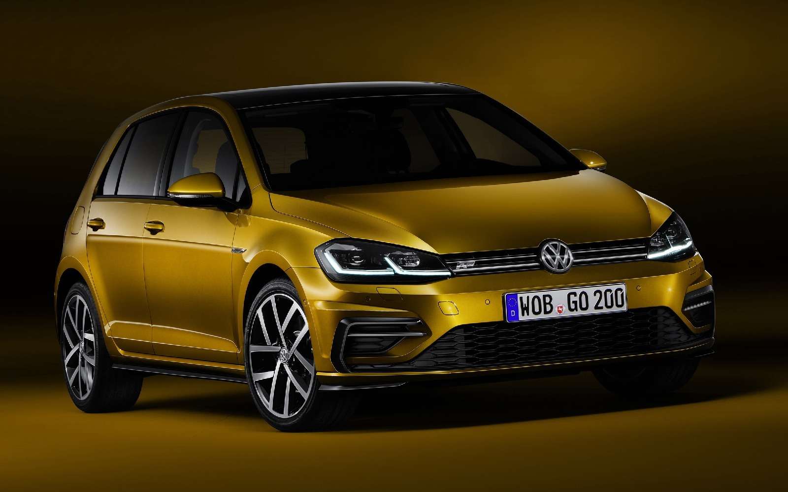 Дальнейшая оцифровка: Volkswagen представил обновленный Golf — фото 661703