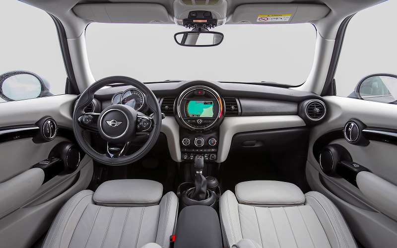 Toyota Prius, DS 4 Crossback, Mini Cooper - тест на экономичность