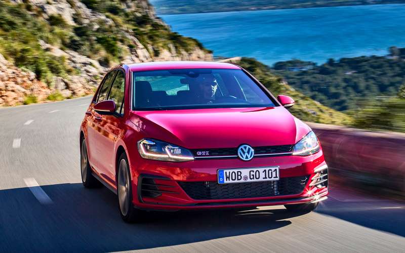 Volkswagen Golf  — сравниваем новые версии