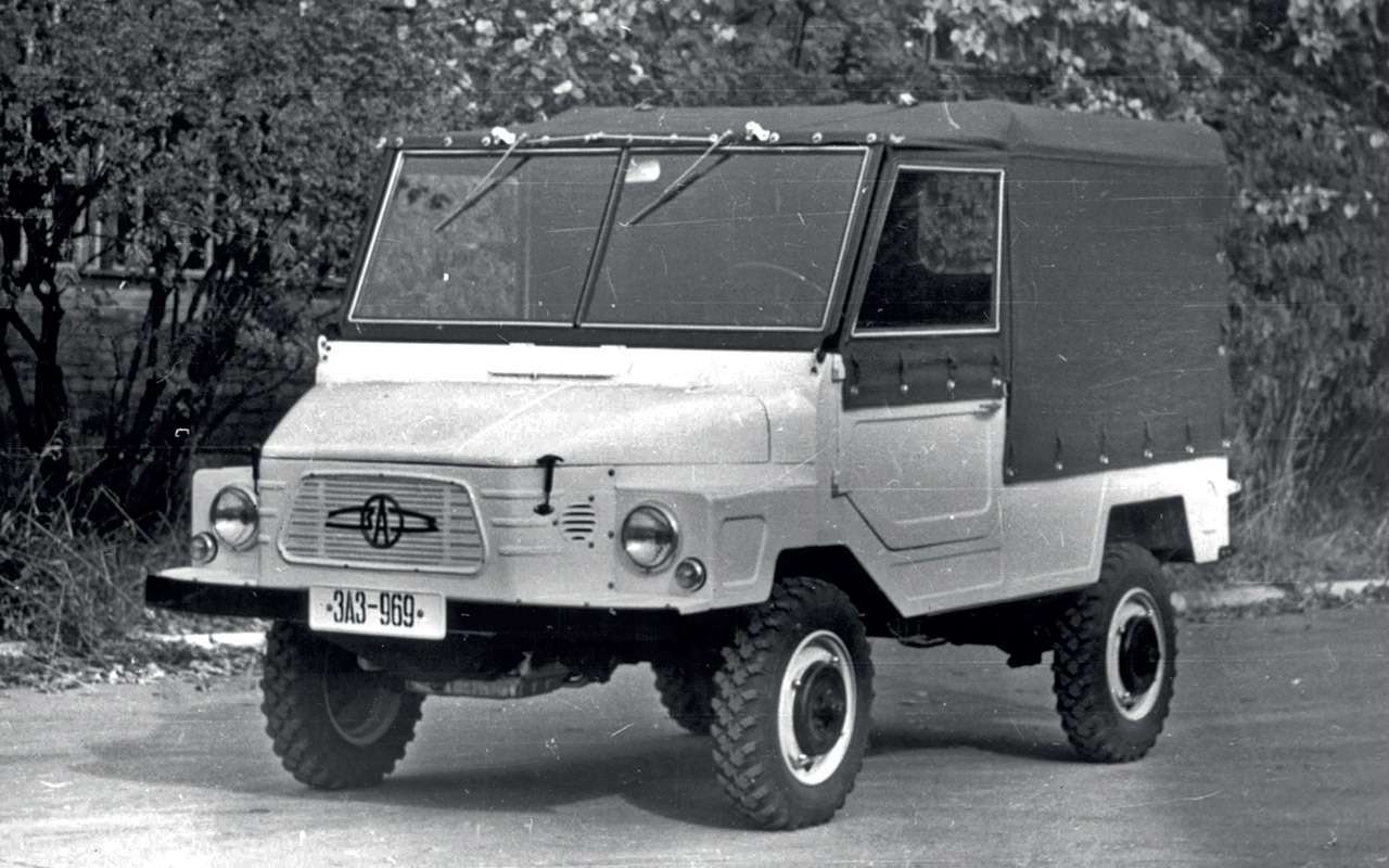 Дизайн ЛуАЗ‑969 складывался постепенно. Но общий принцип был заложен уже в первом прототипе (еще ЗАЗ‑969) 1965 года. Простые прямые панели, откидывающееся вперед стекло, брезентовый верх, но полноценные металлические двери.