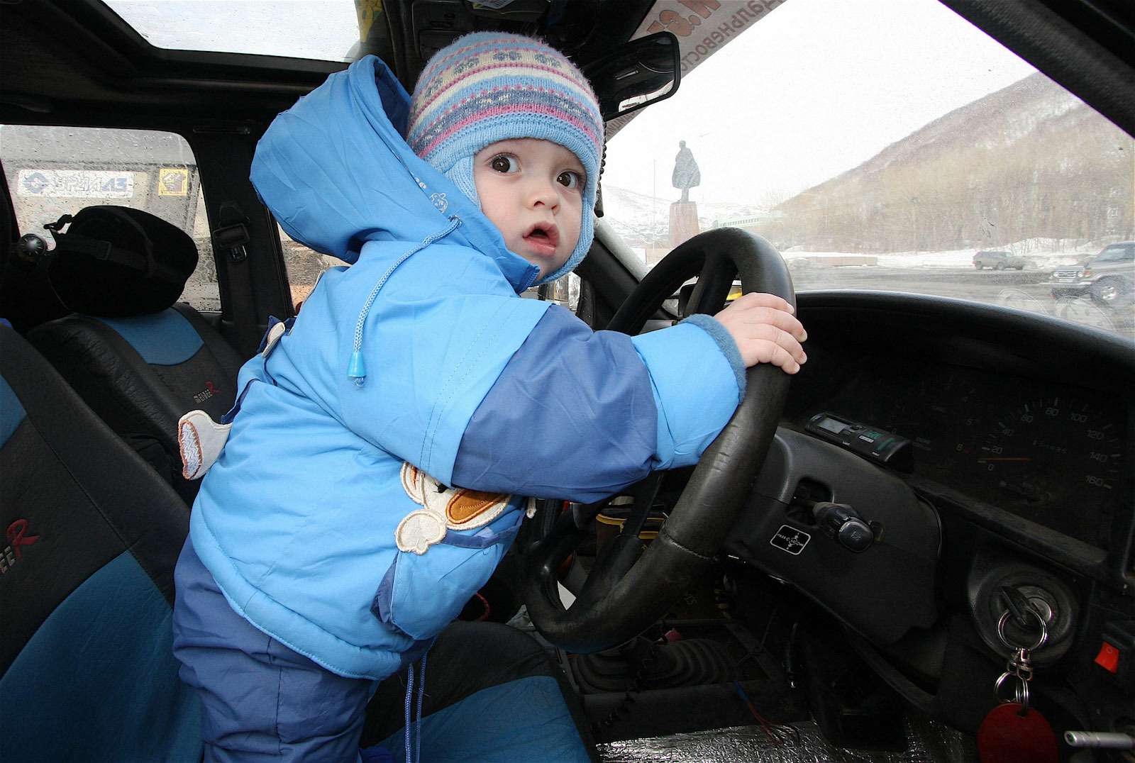 Ребенок в машине: как избежать трагедии — фото 574896