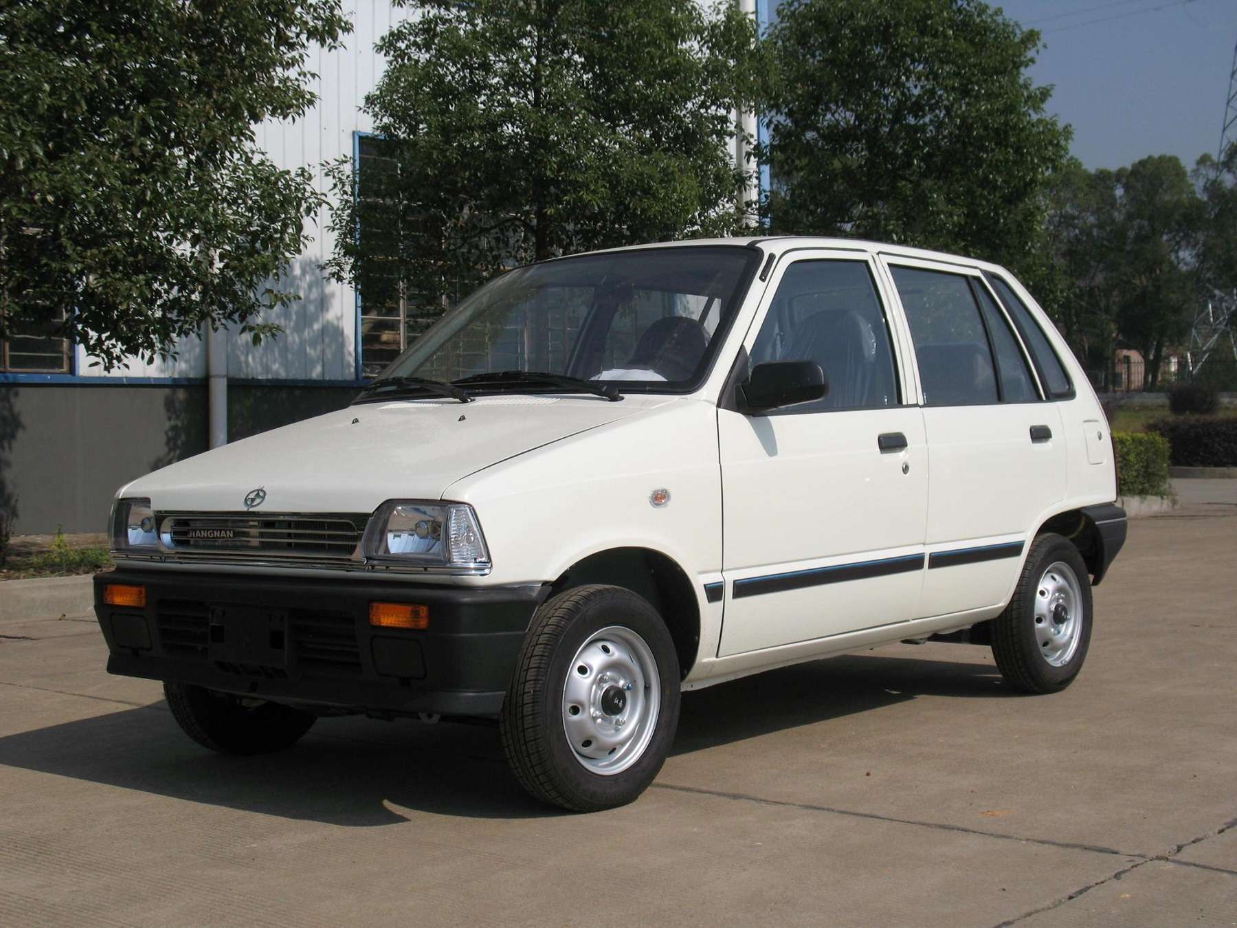 Копия древнего Suzuki Alto родом из восьмидесятых годов зовется Jiangnan TT