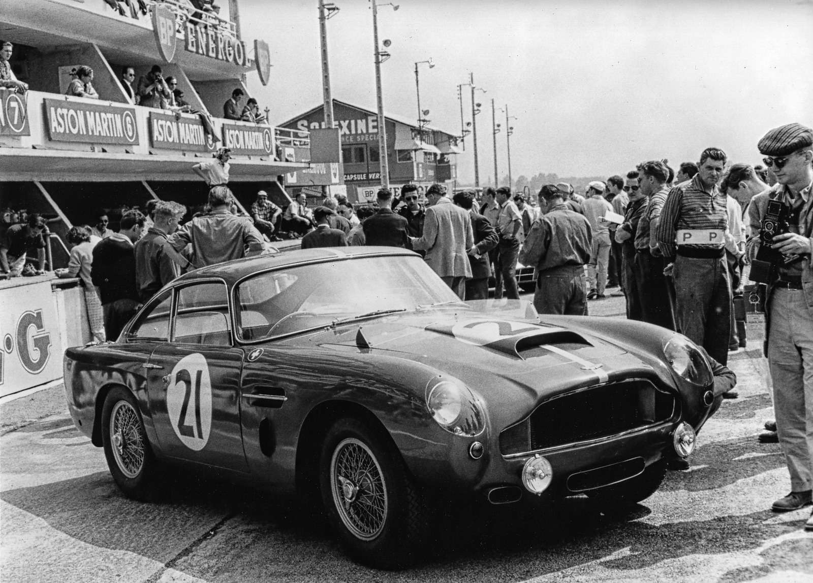 Назад в прошлое: Aston Martin возобновит выпуск модели 1959 года — фото 677132