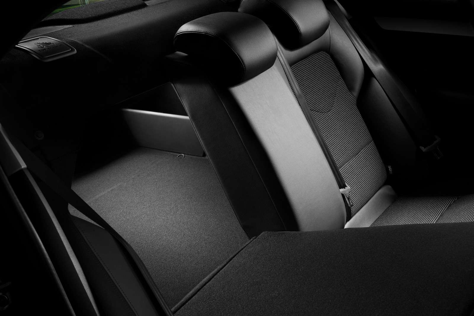 Обновленный Citroen C4 седан поступит в продажу осенью — фото 615556