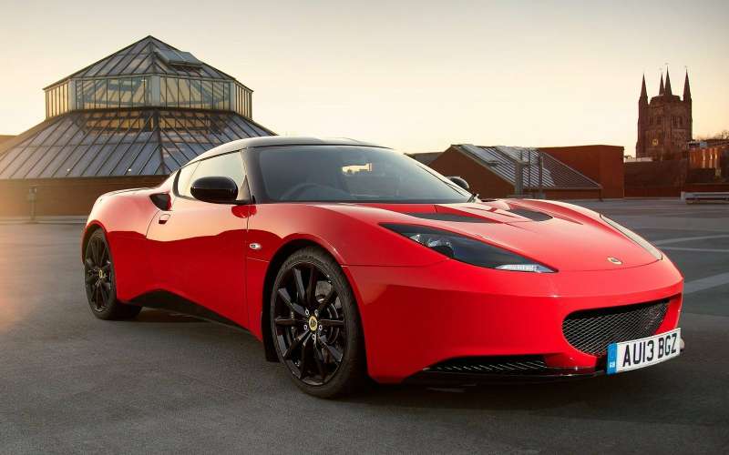 Lotus Evora – единственная полностью новая модель, выпущенная британской фирмой в XXI веке.