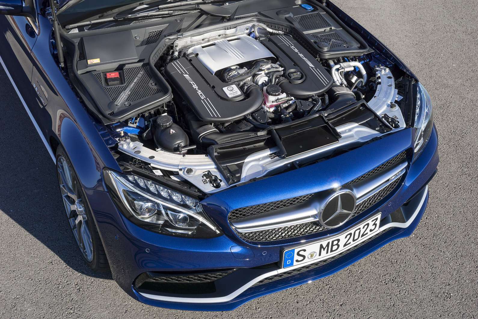 2015-Mercedes-C63-AMG-16