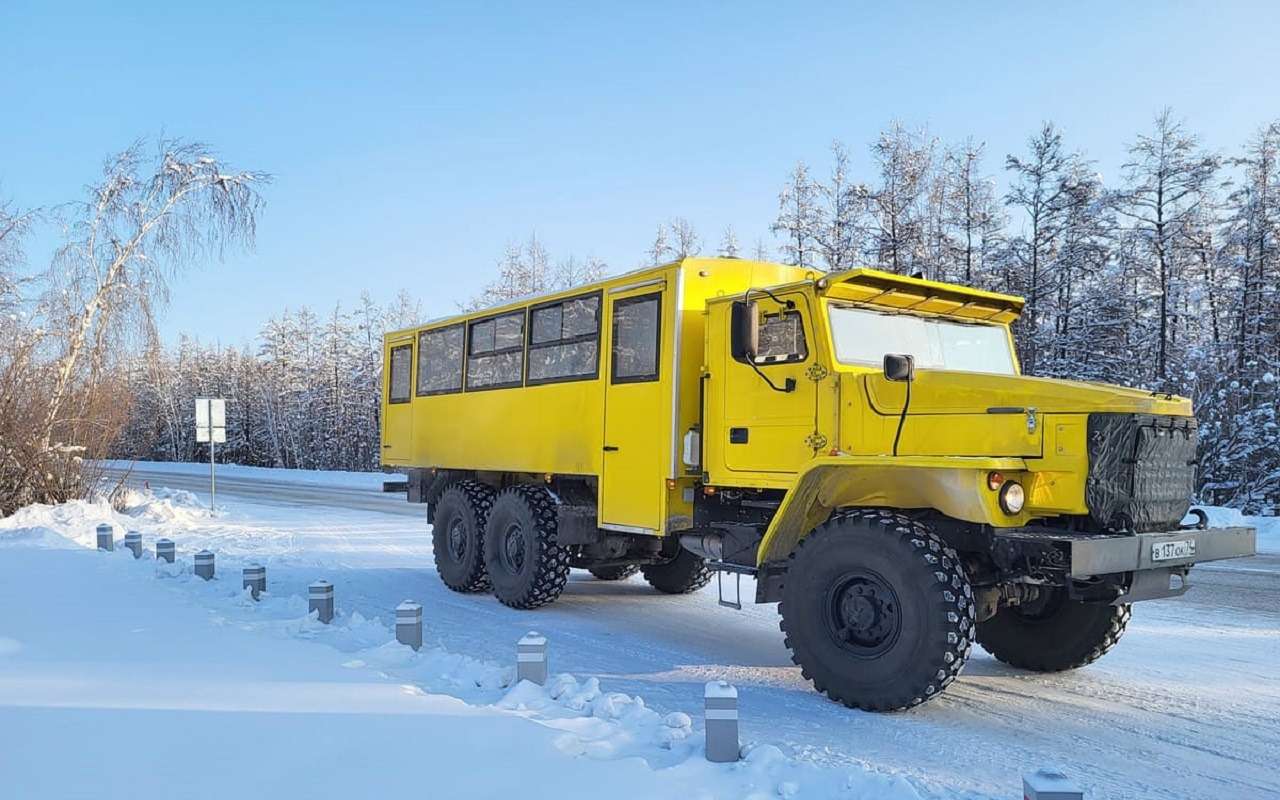 Новый Урал: гражданская машина из военного грузовика — фото 1319476
