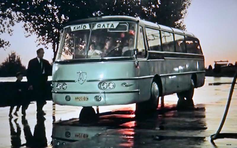 Они возили космонавтов и рабочих: 13 уникальных автобусов ЛАЗ