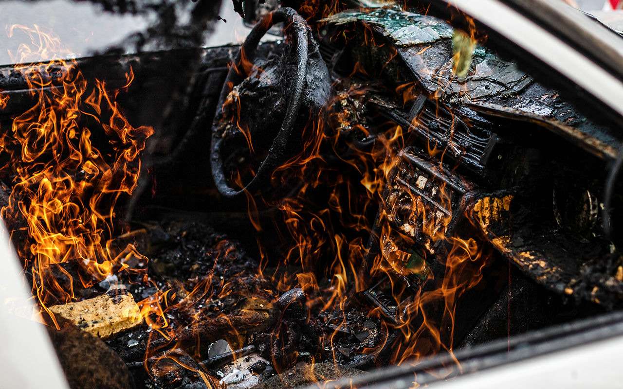 20 причин, почему машина может загореться — фото 911447