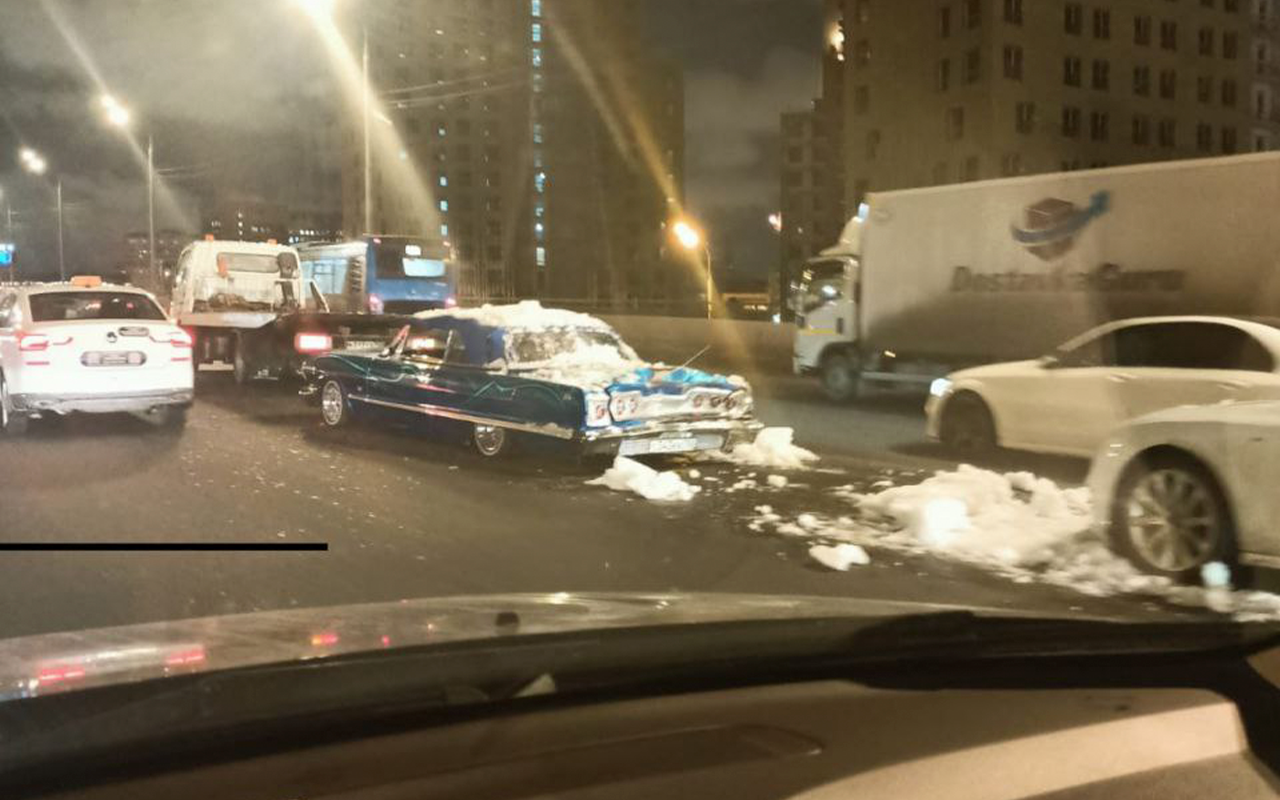 В Москве разбили раритетный Chevrolet