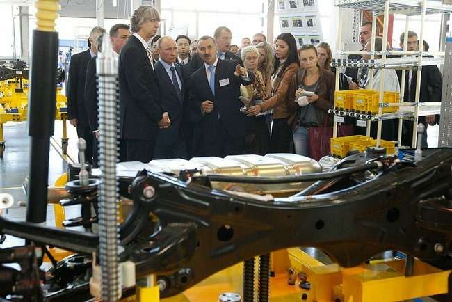Владимир Путин принял участие в церемонии запуска автосборочной линии японского концерна Mazda на заводе Sollers