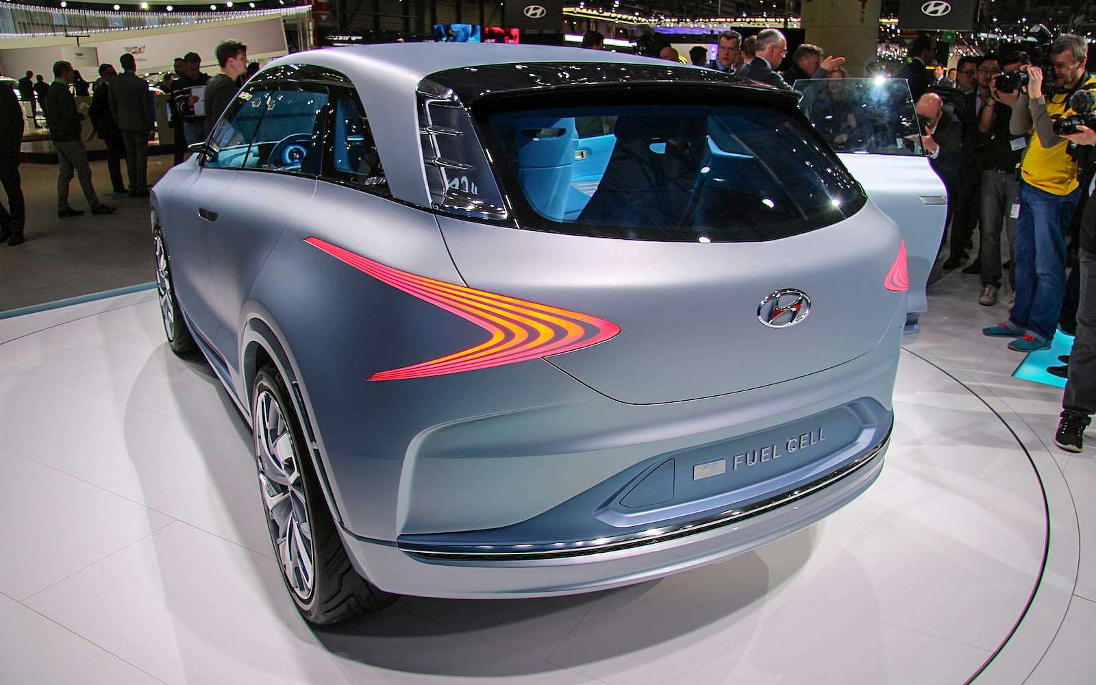 Габариты Hyundai FE Fuel Cell — как у кроссовера С-сегмента.