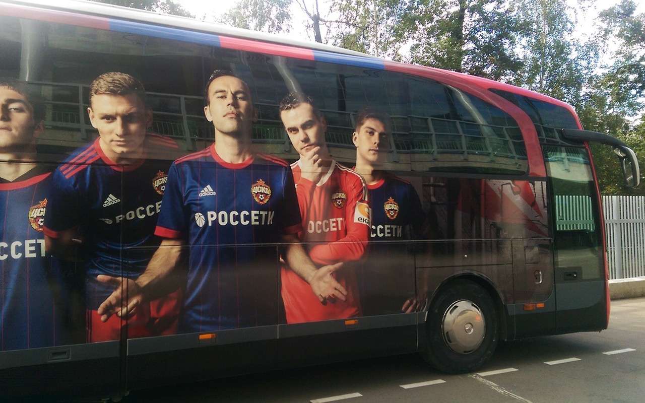 Mercedes, Setra, Volgabus... — на каких автобусах ездят наши футболисты — фото 929669