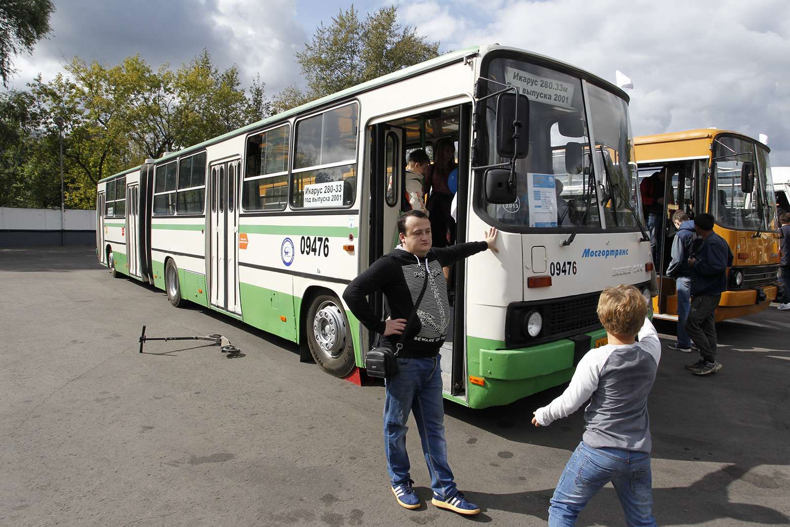 Автобусы нашего детства — выставка пассажирского транспорта — фото 792698