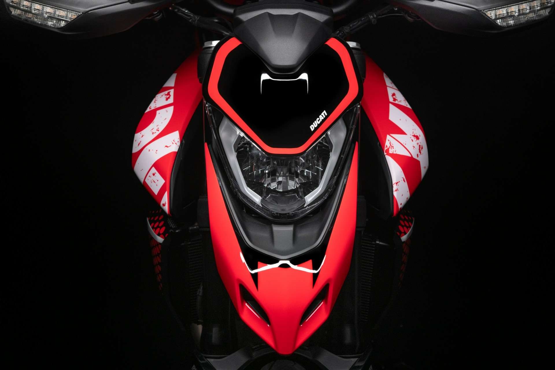 Ducati показала мотоцикл Hypermotard в варианте 950 RVE - фото 1141065