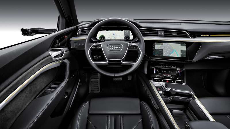 Audi e-tron quattro: два электромотора и камеры вместо зеркал