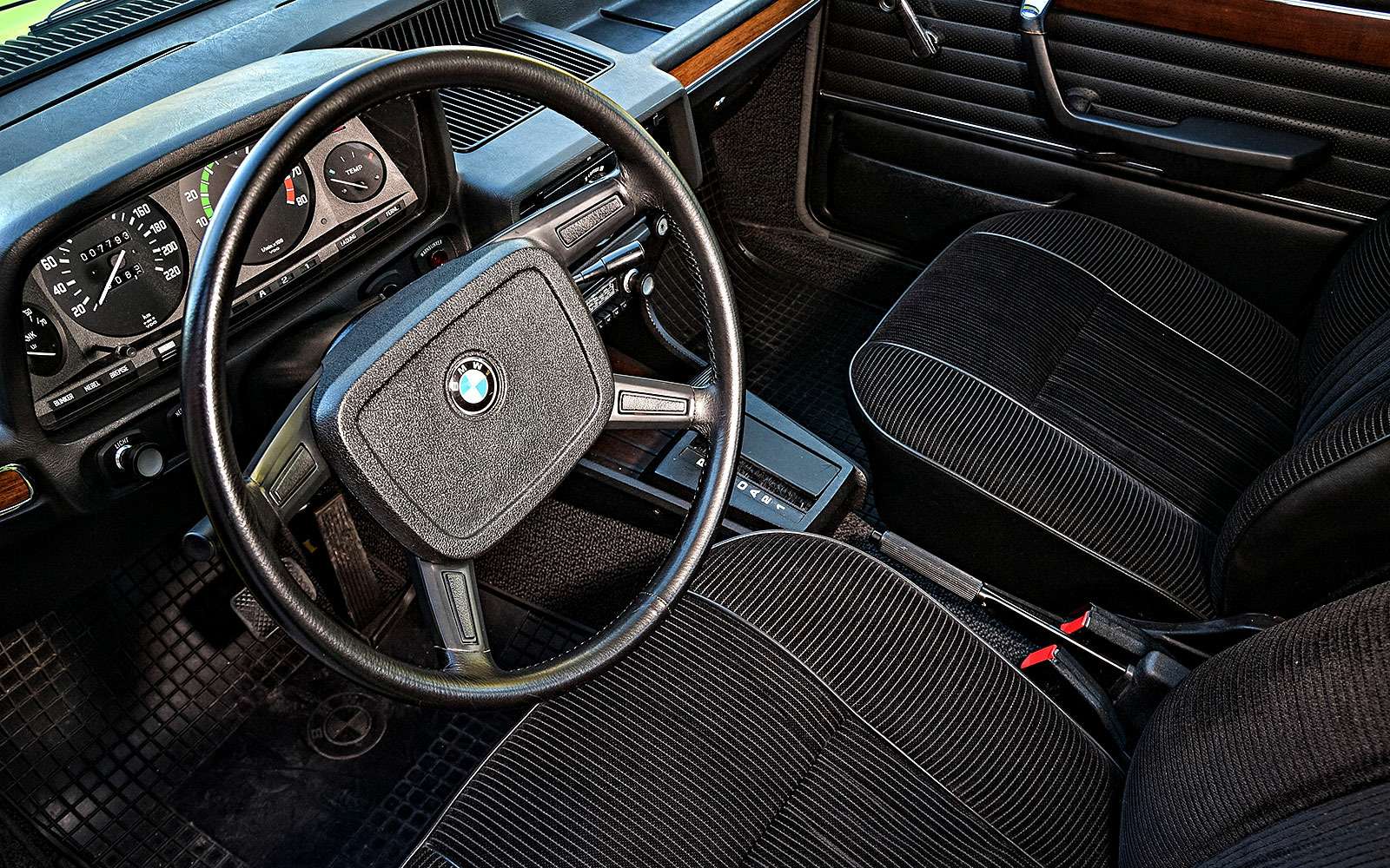 Интерьер BMW Е12