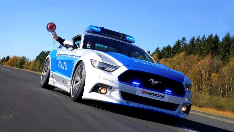 Серенький волчок: Ford Mustang превращен в стража порядка