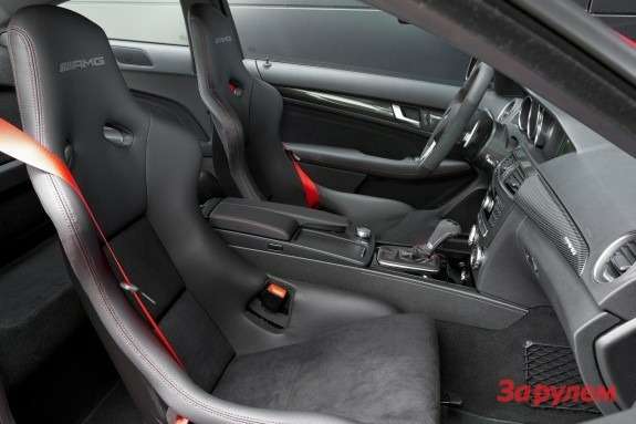 Mercedes-Benz C 63 AMG Coupe Black Series inside 2
