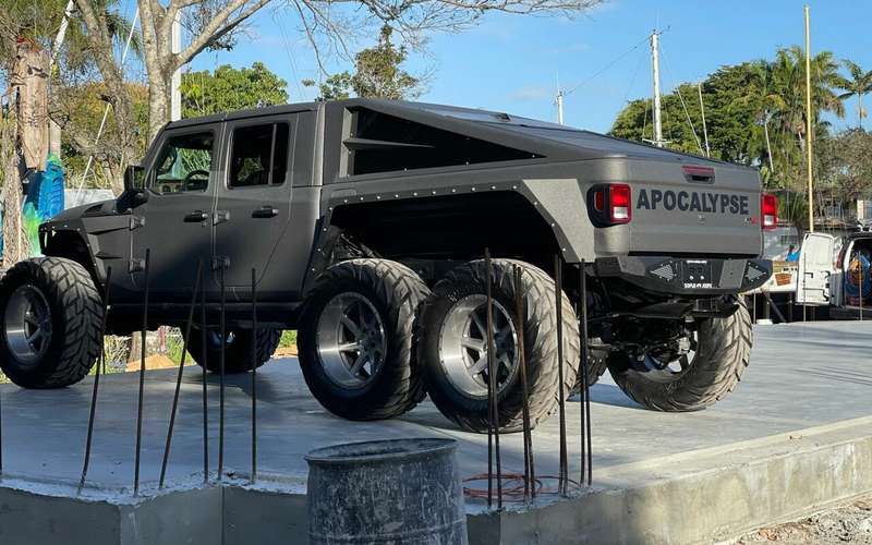 Шестиколесный Jeep Апокалипсис продают за $200 тысяч