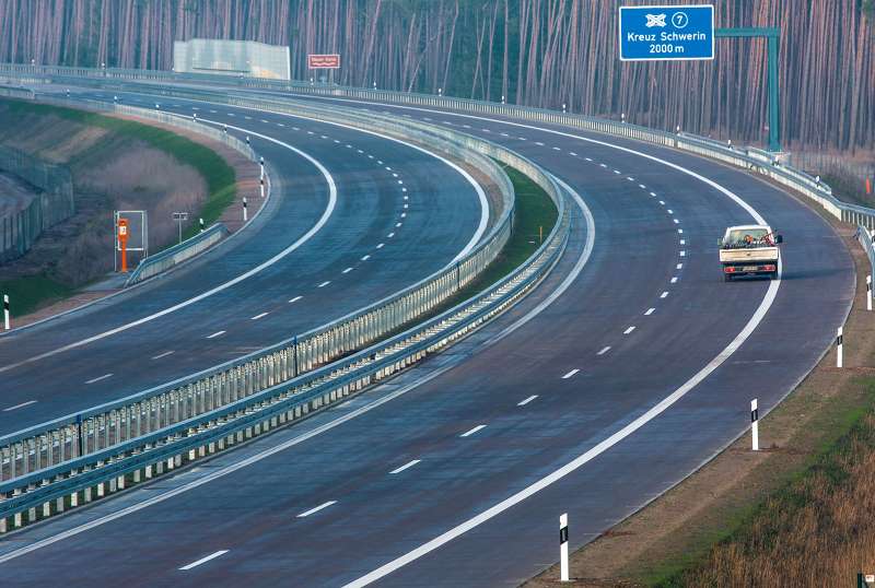 Германия хочет ввести ограничения скорости на автобанах