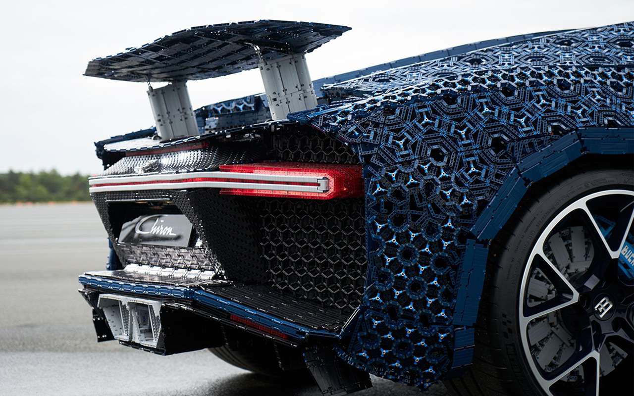 Bugatti Chiron из Lego — успейте посмотреть в Парке Горького — фото 987702
