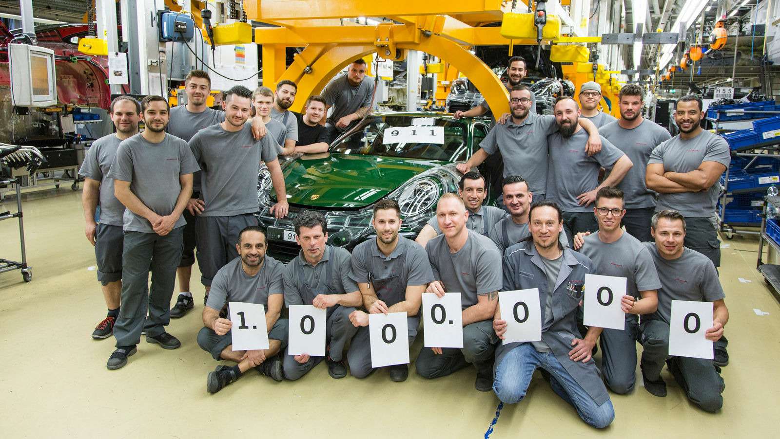 Многая лета: выпущен миллионный Porsche 911 — фото 749848