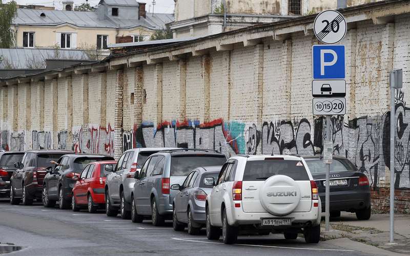 10 наивных вопросов о парковках в большом городе