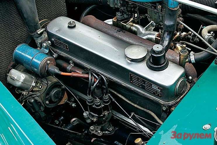 Знаменитая рядная «шестерка» объемом 2 л славилась надежностью. Такие моторы после войны ставили и на баварские, и на тюрингские автомобили.