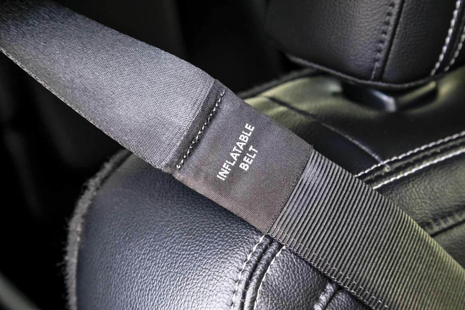 Ford Explorer. В ремни безопасности встроены надувные подушки – конкуренты Эксплорера такой опцией не располагают.Ford Explorer