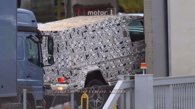 «Гелик» Maybach: громадный Mercedes-Benz G-класса заснят впервые
