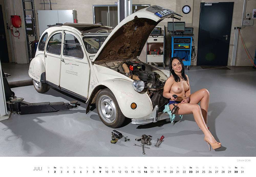 Календарь с красотками «Мечты механика-2022» вышел в свет — фото 1373195