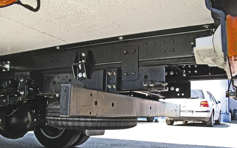 Самый легкий грузовик HINO: подробный обзор
