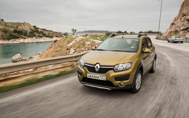 «Нафаршированный» Renault Sandero Stepway или «пустой» Duster: что выбрать?