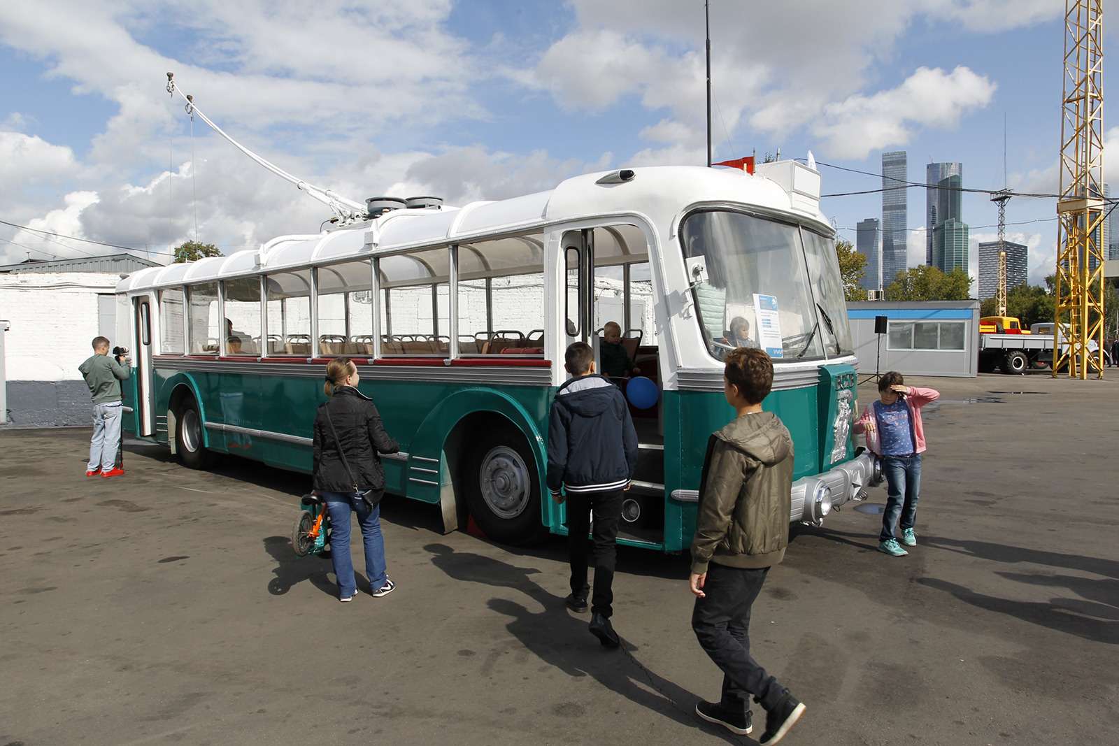 Автобусы нашего детства — выставка пассажирского транспорта — фото 792613