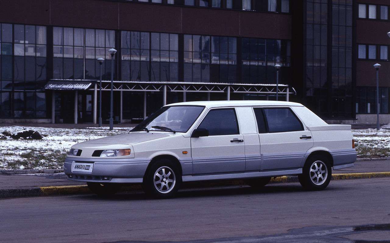 В 1990-х московская фирма ЛЛД занималась тюнингом отечественных автомобилей. Она и соорудила на основе ВАЗ-21099 автомобиль по имени Amadeo 500. Удлиненную на 500 мм машину оснастили форсированным до 88 л.с. мотором и всеми возможными в то время роскошествами салона.