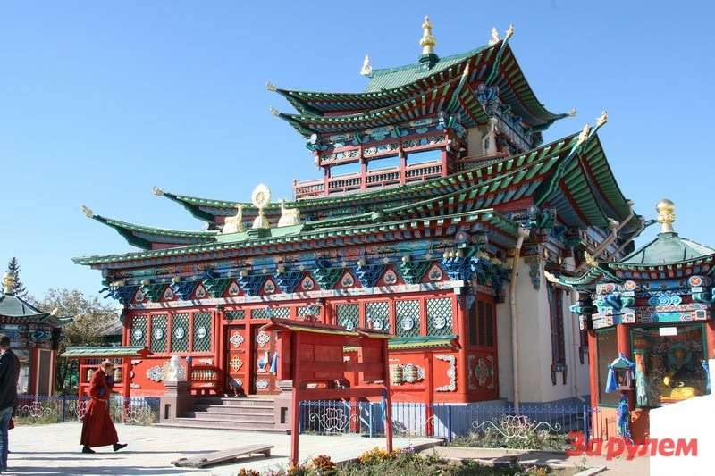 Экспедиции «За рулем» оказали честь встретить в буддийском религиозном центре в Улан-Удэ.