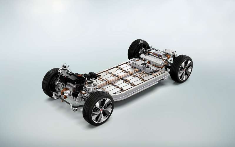 В основе Jaguar I-Pace — алюминиевый короб, внутри которого скрываются батареи