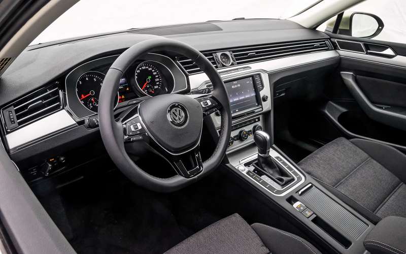 Volkswagen Passat Variant или Alltrack: за что доплата?