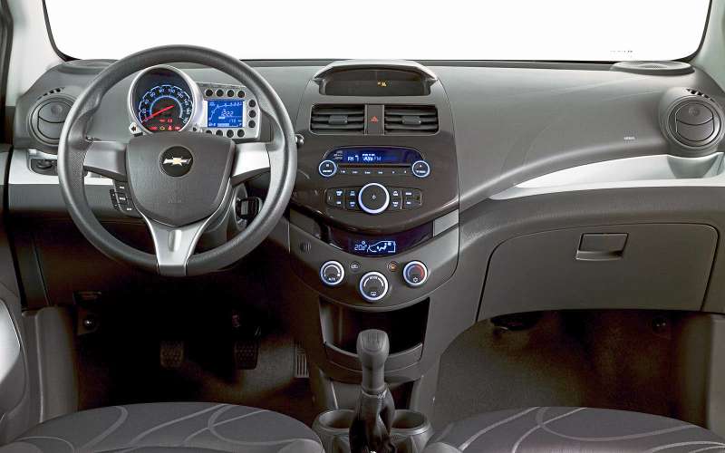Интерьер Chevrolet Spark