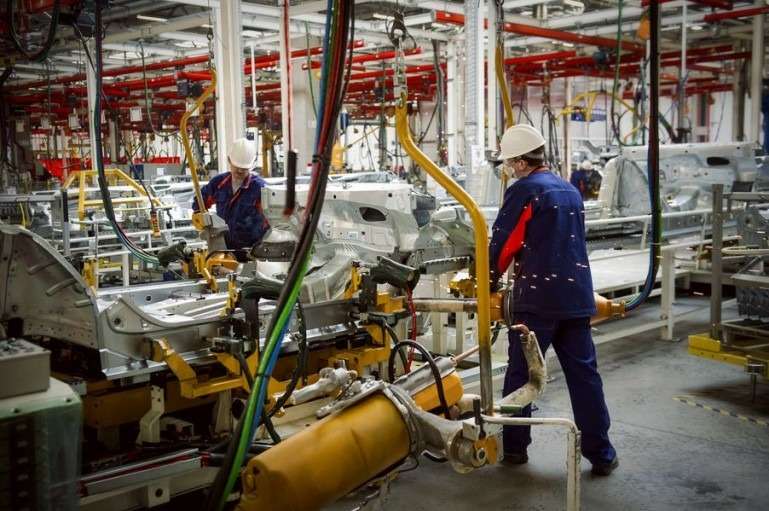 Завод PSA Mitsubishi в Калуге приостанавливает производство