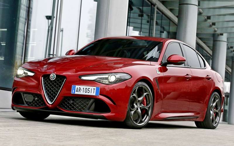 Мастерство не пропьешь: Alfa Romeo Giulia «наказала» Панамеру