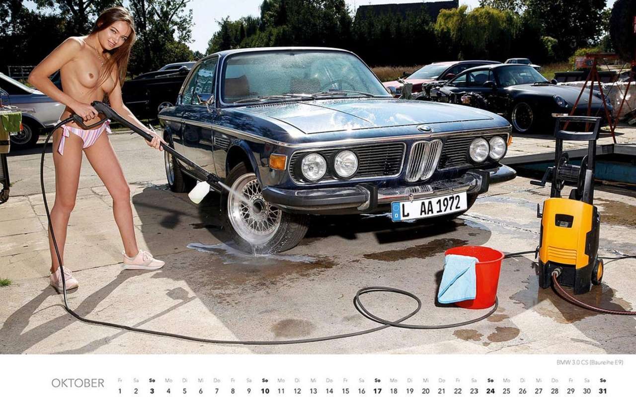 Девушки на автомойке — пожалуй, лучший календарь 2021 года — фото 1203389