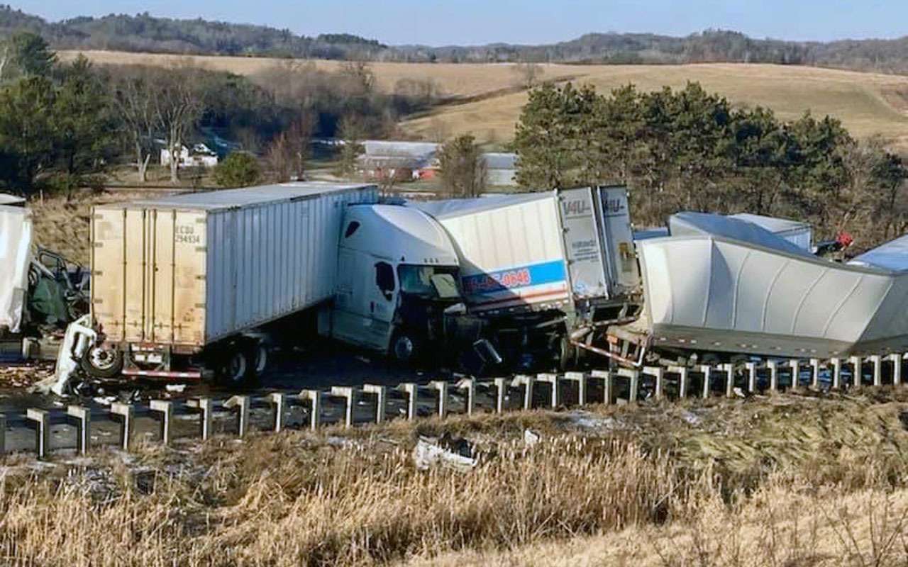Массовая авария — более 40 машин закупорили шоссе